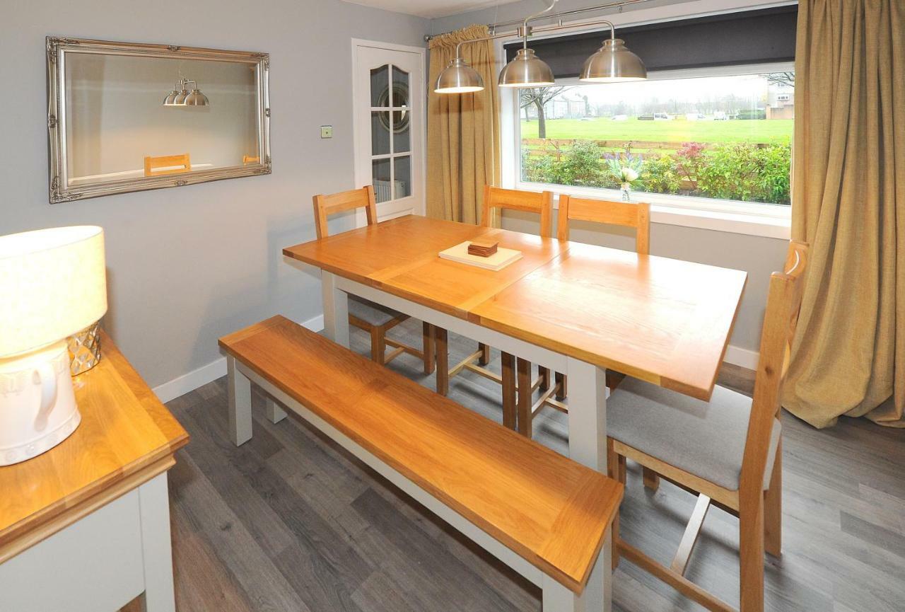 סטירלינג Three Bedroom Spacious House מראה חיצוני תמונה